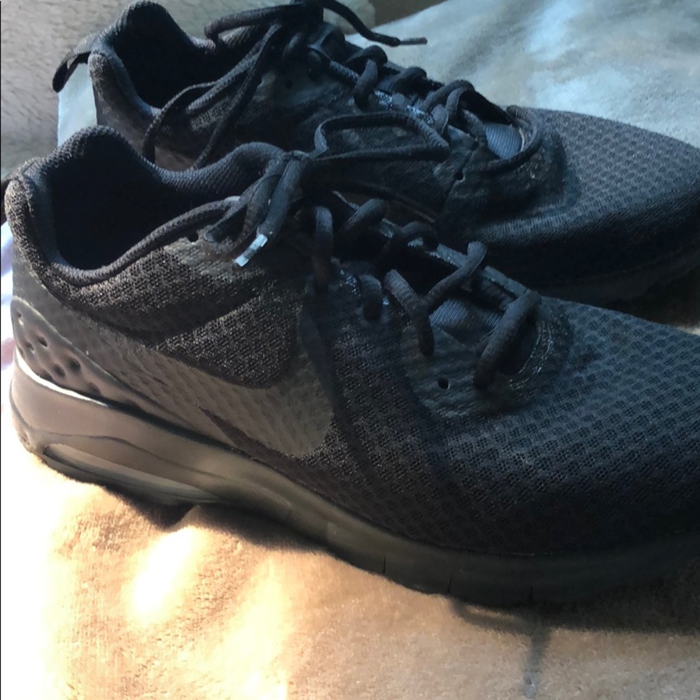Black Nike Shoes
